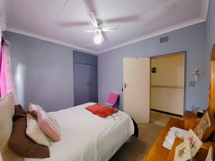 3 Bedroom Property for Sale in Flamwood North West